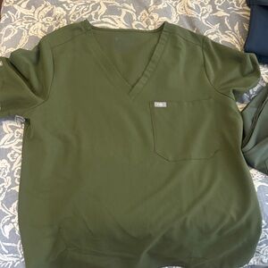 FIGS CATARINA GREEN TOP